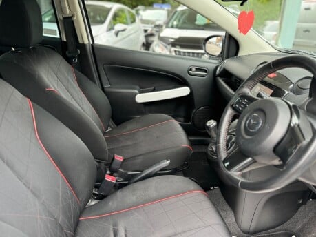 Mazda 2 SPORT COLOUR EDITION 27