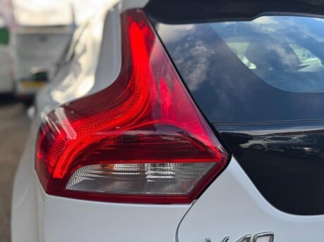 Volvo V40 D2 R-DESIGN 13