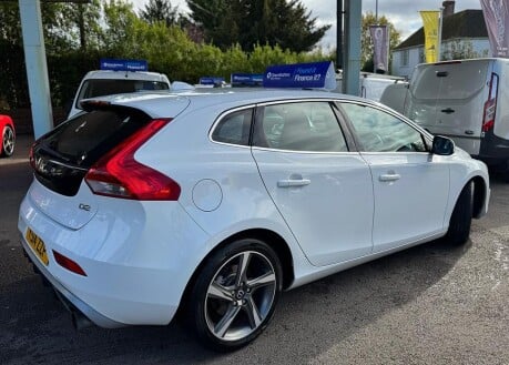 Volvo V40 D2 R-DESIGN 8