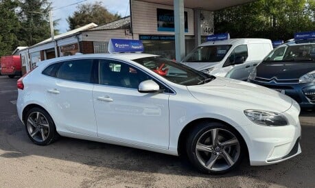 Volvo V40 D2 R-DESIGN 9