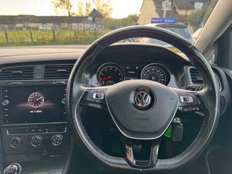 Volkswagen Golf SE TSI BLUEMOTION TECHNOLOGY 11