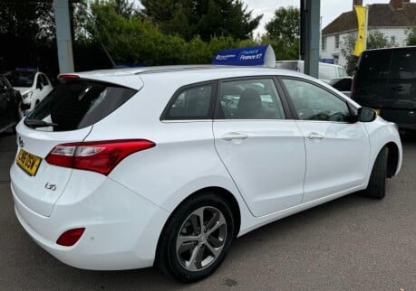 Hyundai i30 SE NAV 8