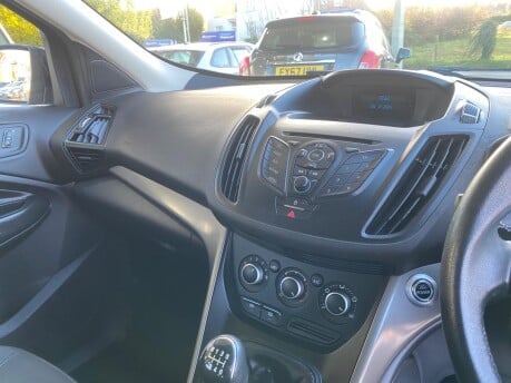 Ford Kuga ZETEC TDCI 17