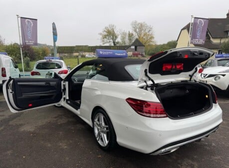 Mercedes-Benz E Class E220 BLUETEC AMG LINE 40