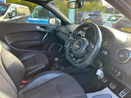 Audi A1 TDI BLACK EDITION NAV 18