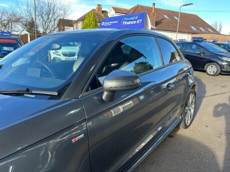 Audi A1 TDI BLACK EDITION NAV 24