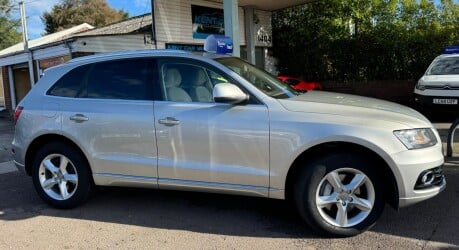 Audi Q5 TDI QUATTRO SE 9