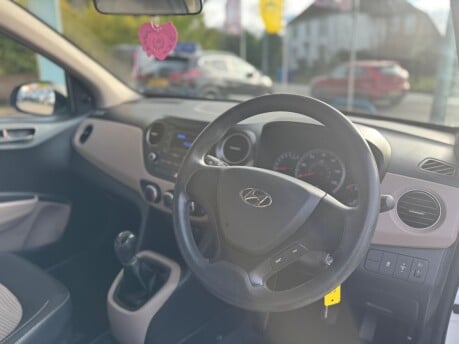 Hyundai i10 S 17