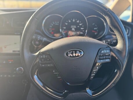 Kia Ceed CRDI 4 TECH ECODYNAMICS 9