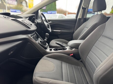 Ford Kuga ZETEC TDCI 30