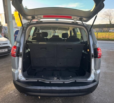 Ford S-Max ZETEC TDCI 31