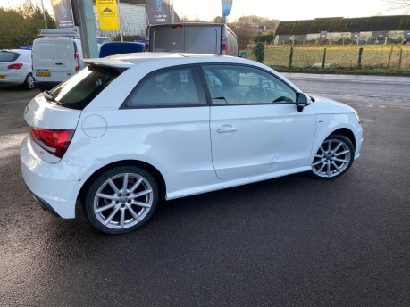 Audi A1 TDI S LINE 8