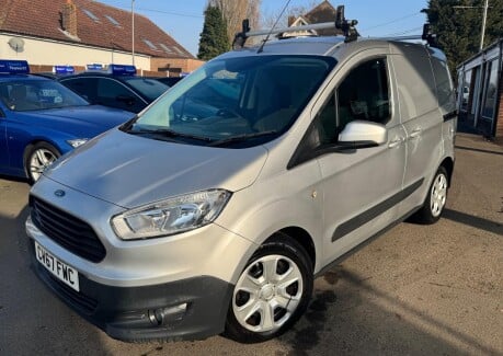 Ford Transit Courier TREND TDCI 1