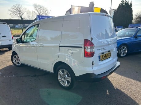 Ford Transit Courier LIMITED TDCI 8