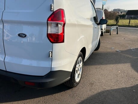 Ford Transit Courier LIMITED TDCI 17