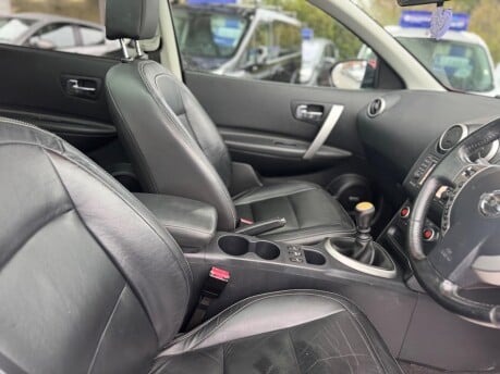 Nissan Qashqai TEKNA DCI 26