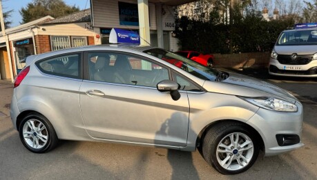 Ford Fiesta ZETEC 8