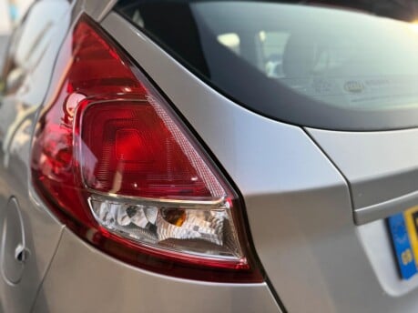 Ford Fiesta ZETEC 12