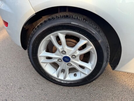 Ford Fiesta ZETEC 15