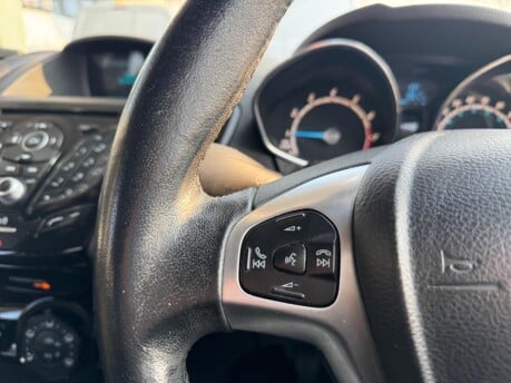 Ford Fiesta ZETEC 22