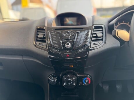 Ford Fiesta ZETEC 24