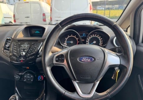Ford Fiesta ZETEC 23