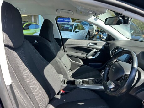 Peugeot 308 BLUE HDI S/S SW ALLURE 26