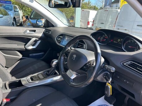 Peugeot 308 BLUE HDI S/S SW ALLURE 28