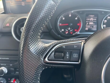 Audi A1 TDI BLACK EDITION 21