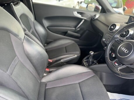 Audi A1 TDI BLACK EDITION 28