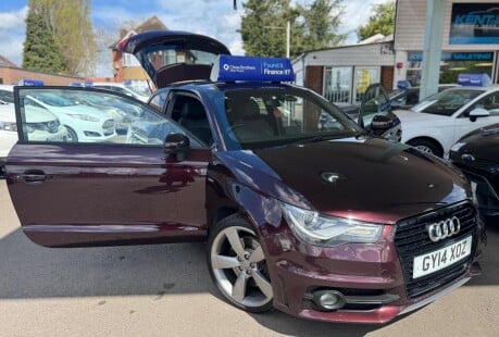 Audi A1 TDI BLACK EDITION 38