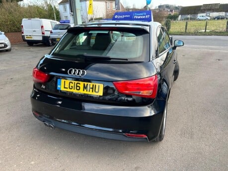 Audi A1 TFSI SPORT 10