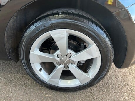 Audi A1 TFSI SPORT 16