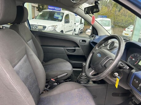 Ford Fiesta STYLE 16V 13