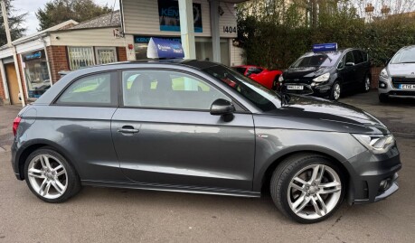 Audi A1 TDI S LINE 8