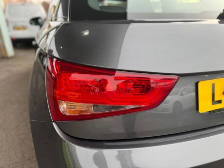 Audi A1 TDI S LINE 12