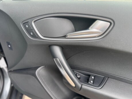 Audi A1 TDI S LINE 18