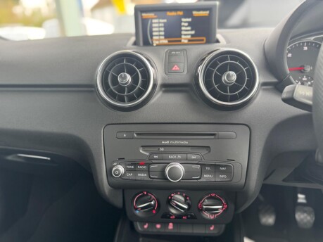 Audi A1 TDI S LINE 24
