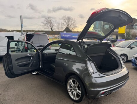 Audi A1 TDI S LINE 37