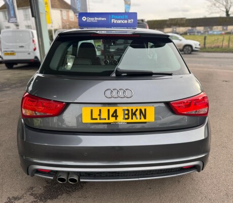 Audi A1 TDI S LINE 6