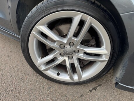 Audi A1 TDI S LINE 15