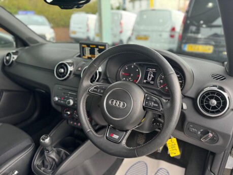 Audi A1 TDI S LINE 29