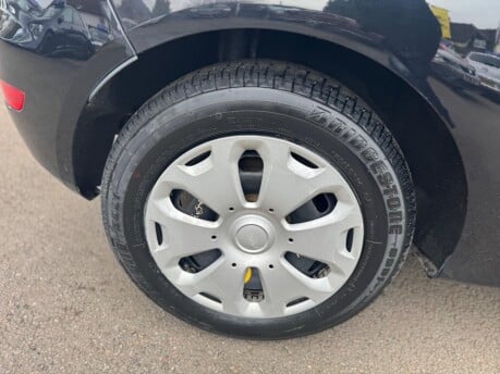 Ford Fiesta BASE TDCI 15