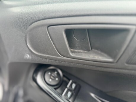 Ford Fiesta BASE TDCI 19
