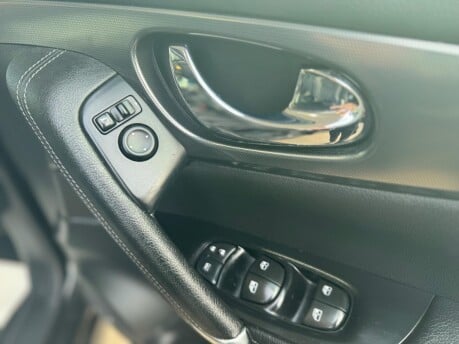 Nissan Qashqai DCI TEKNA 18