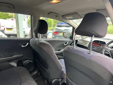 Honda Jazz I-VTEC ES 12