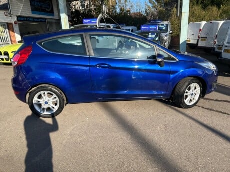 Ford Fiesta ZETEC 11
