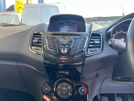 Ford Fiesta ZETEC 24