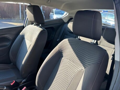Ford Fiesta ZETEC 32