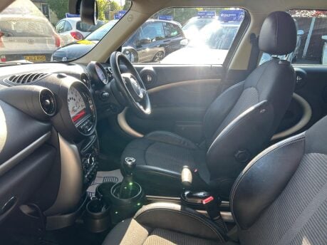 Mini Countryman COOPER D 32
